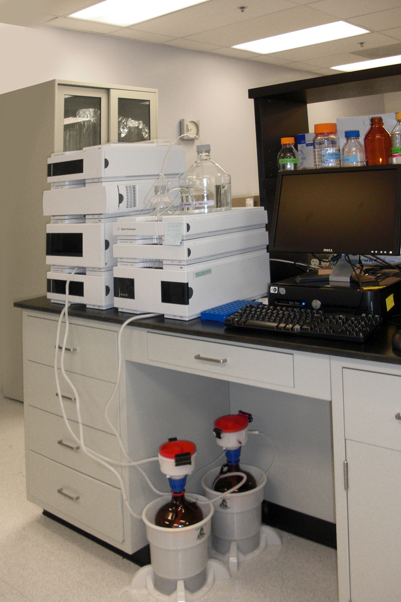 Solvent collection caps for HPLC and LCMS machines